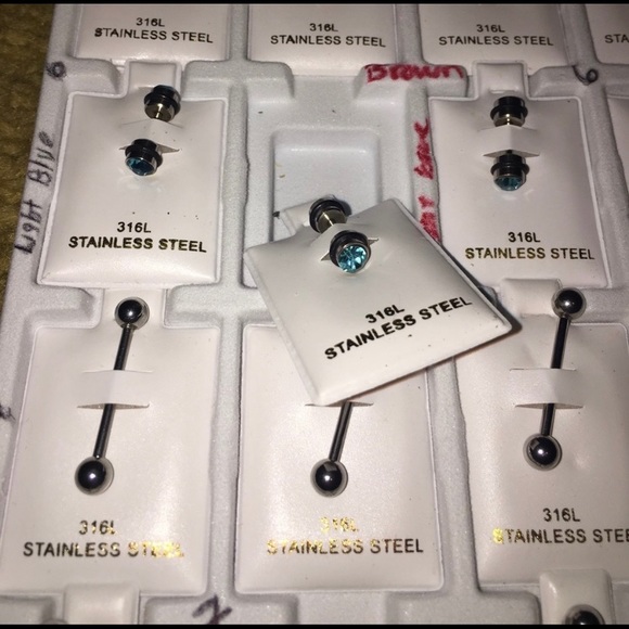 Piercing - Picture 1 of 1